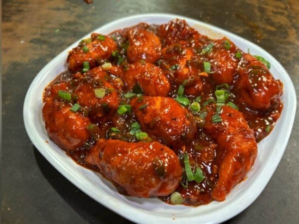 Schezwan Gravy Momos